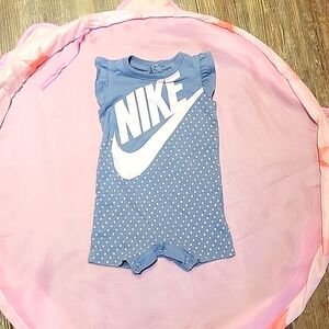 Baby clothes